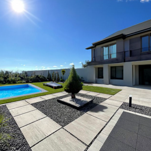 Płyty tarasowe XXL – dlaczego warto postawić na wielkie formaty?